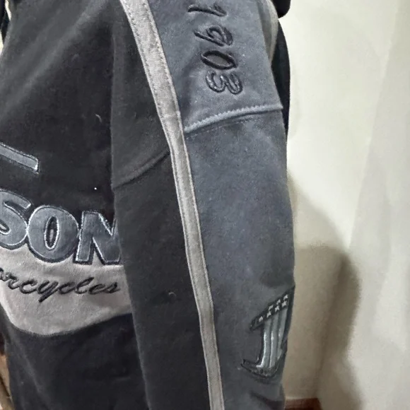 Harley-Davidson Men's Black and Gray Sweatshirt - Picture 11 of 13